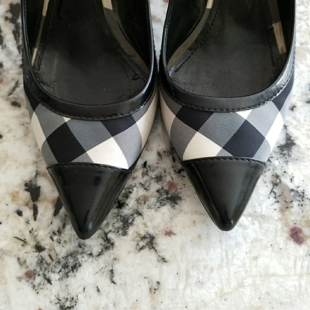 Authentic Burberry heels. - Picture 3 of 6